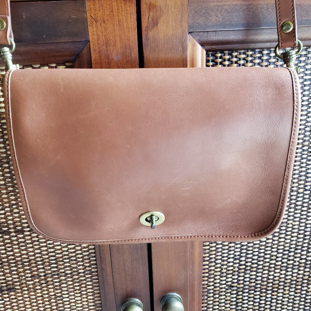 Vintage Genuine Leather Hunt Club Cross Body Shoulder Bag